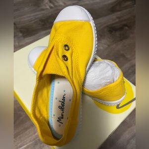 Mini Boden kids sneakers size 28